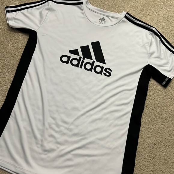 Adidas T-Shirt - Picture 1 of 3